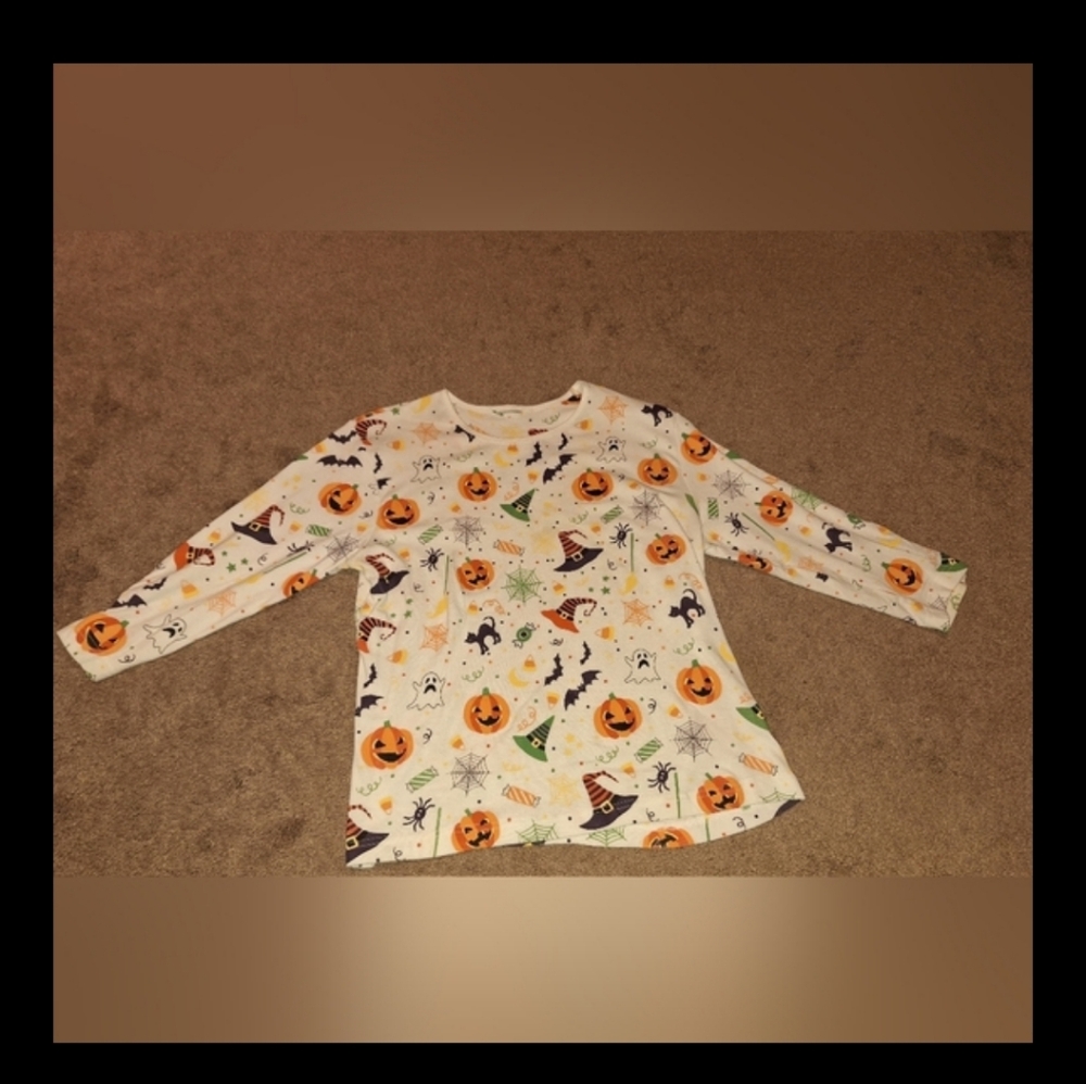 Halloween women's top / size large/ 3/4 sleeves white with Halloween designs - Picture 6 of 7